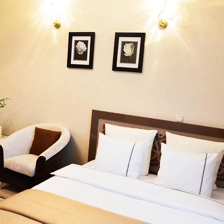 Comfort Apartments - Beautiful Suite By The Park Grodno Exterior photo